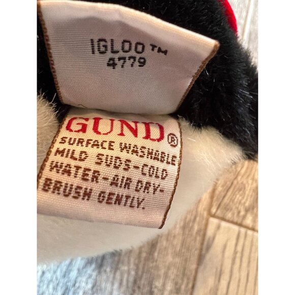 NWT Gund Igloo‎ The Penguin Fashion Bug Plush Stuffed Animal Toy 14" Santa Fur - Picture 6 of 10